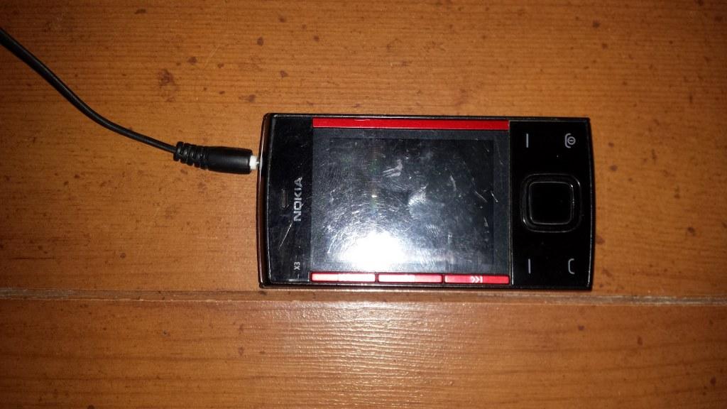 Telefon Nokia X3 - 00 - lekko uszkodzona z ład.ory