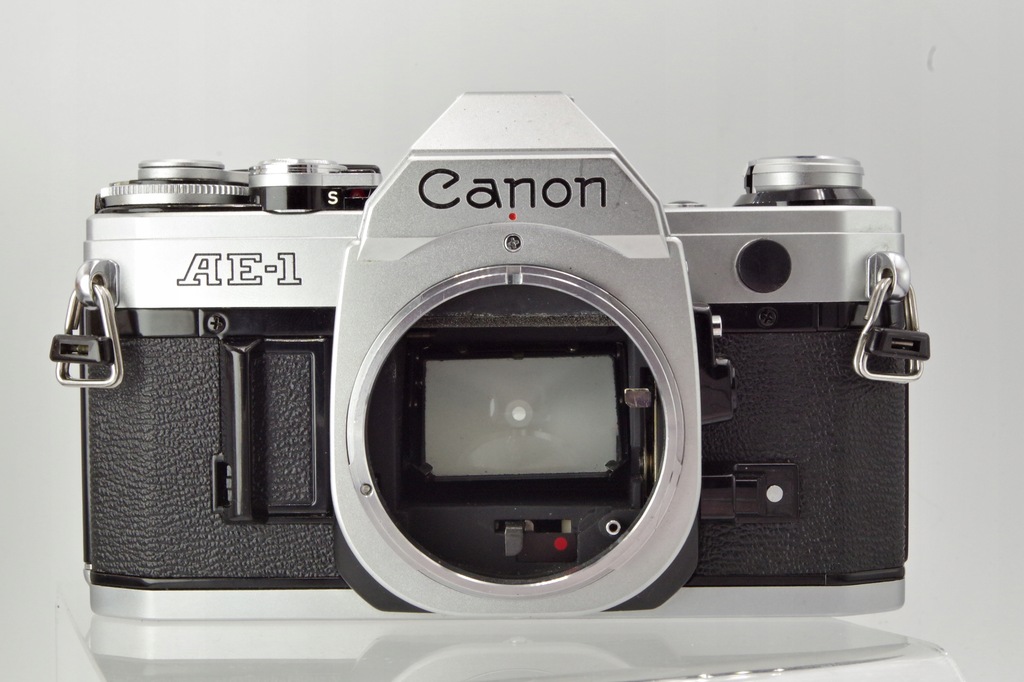 Lustrzanka analogowa Canon AE-1
