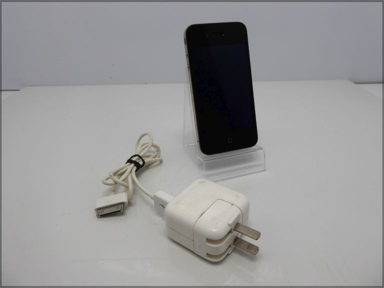 TELEFON IPHONE 4 8GB A1332