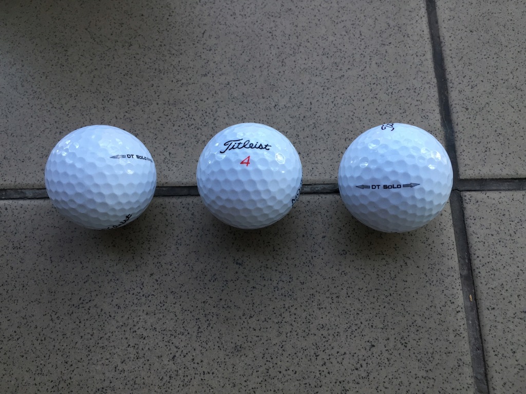 Piłki golfowe Titleist (4) DT Solo - 3 sztuki