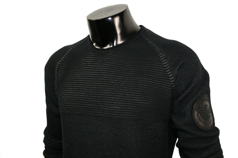 SWETER  ARMANI    rozm   S  kl 102 cm