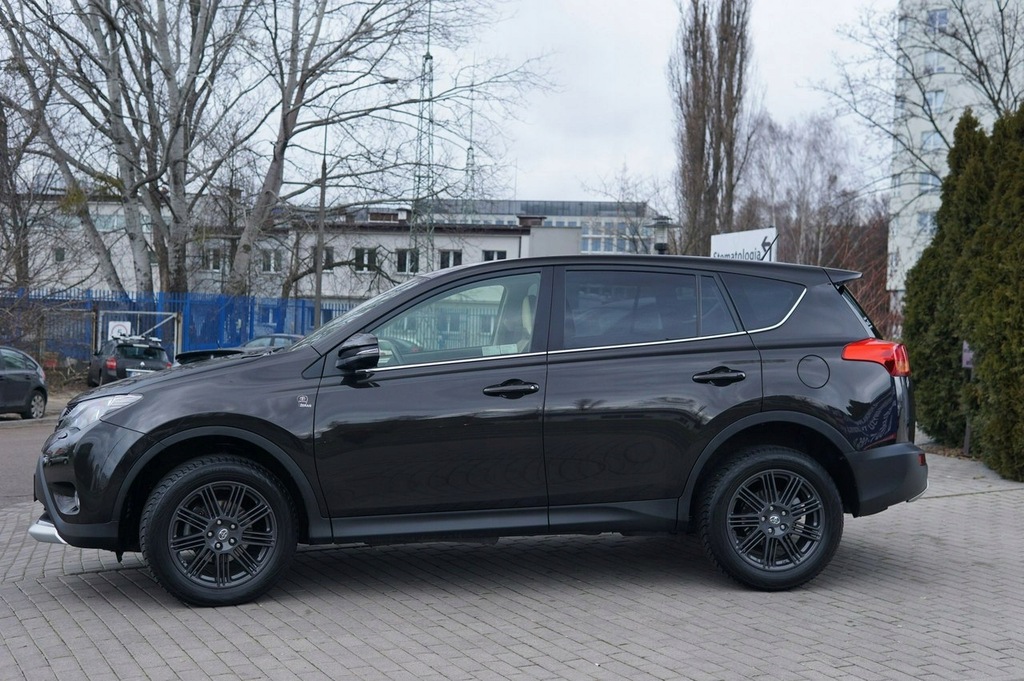 Toyota RAV4 AWD Executive + pakiet skóra, salon