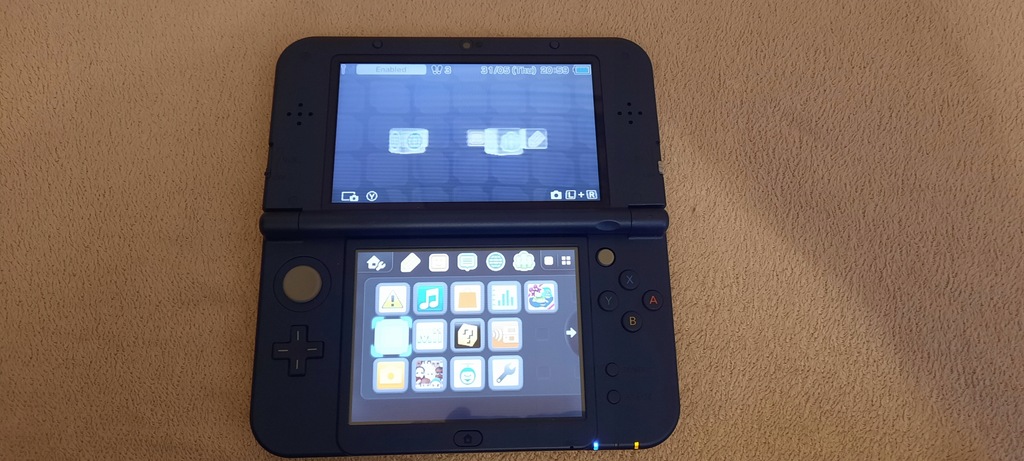Konsola Nintendo New 3DS XL Granatowa + 2 Gierki i oryginalna ładowarka