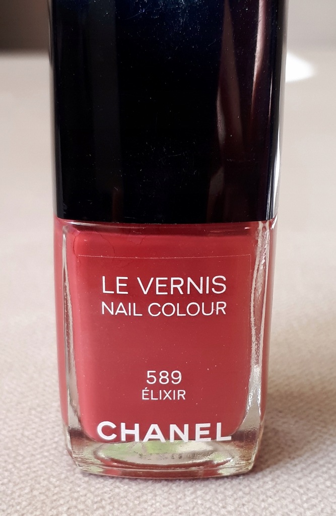 Lakier do paznokci Chanel - kolor 589 Elixir