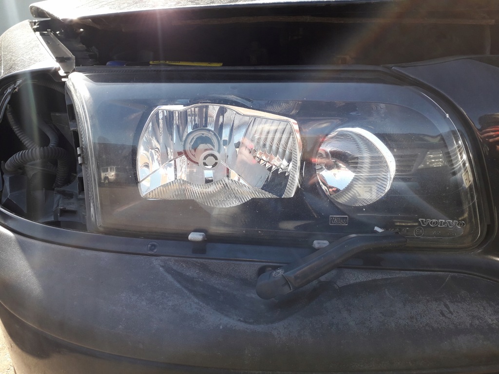 VOLVO S80 9803 LAMPA XENON PRAWA PRZÓD 8601769230