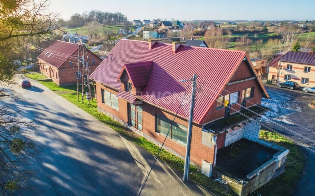 Dom, Piaseczno, Gniew (gm.), 600 m²