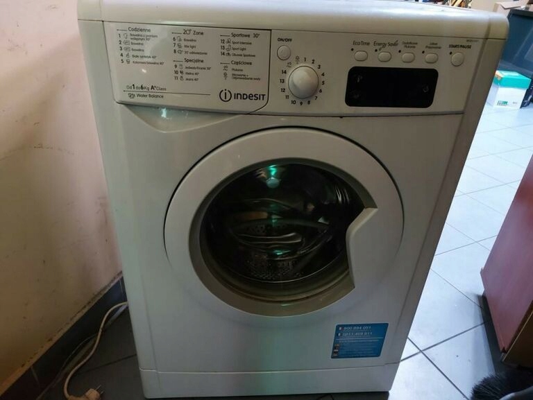 PRALKA INDESIT LB2006C