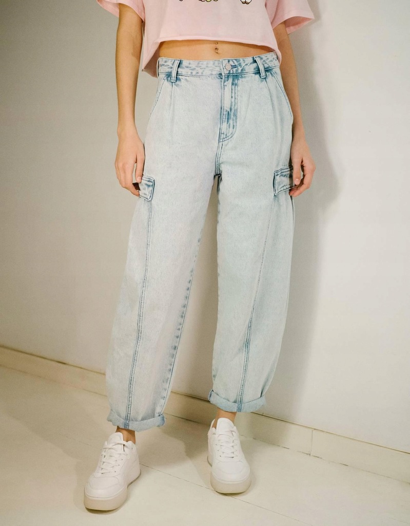 22B152 BERSHKA__MK6 SPODNIE JEANS WASH EFFECT__XS