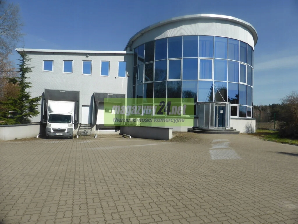Magazyny i hale, Halinów (gm.), 1430 m²