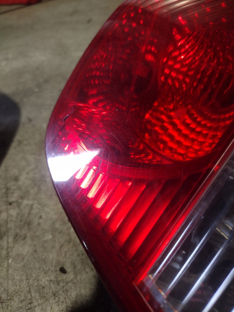 Lampa prawy tył Touran 1TO945096C