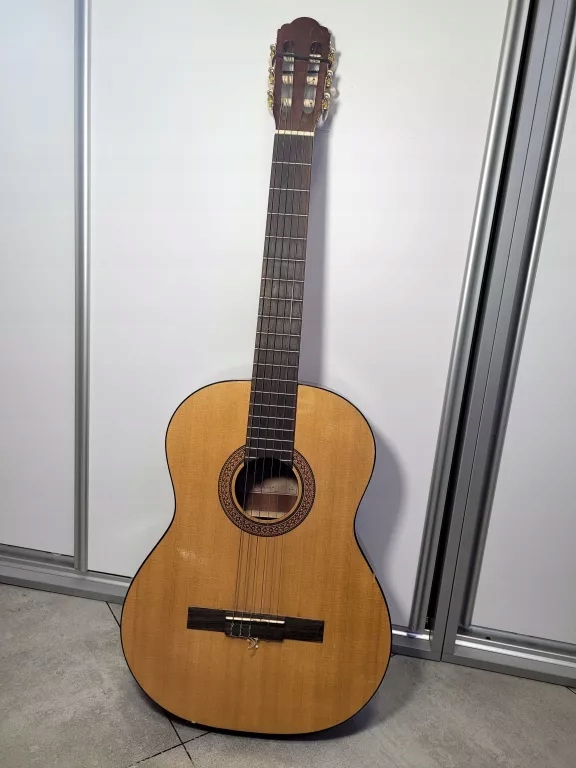 GITARA KLASYCZNA VALTIERRA VC-15-4/4