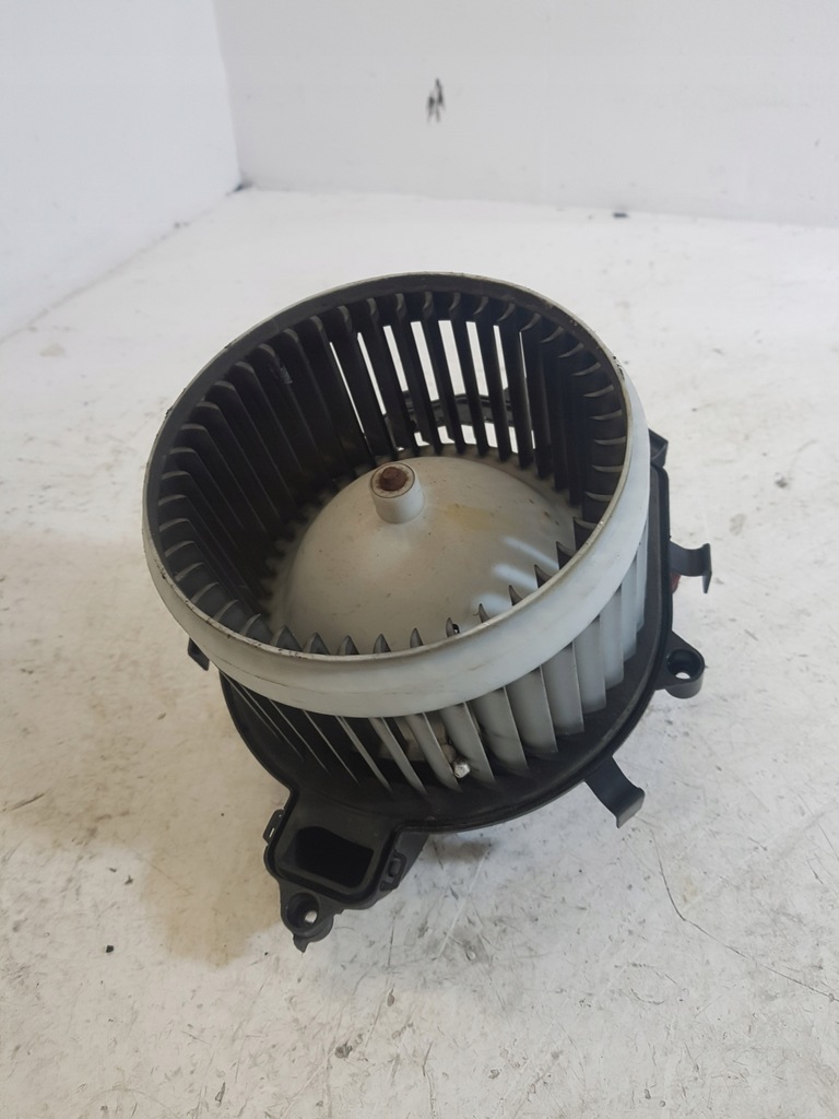 WENTYLATOR NAWIEWU CITROEN C4 PICASSO 1 5E2228000