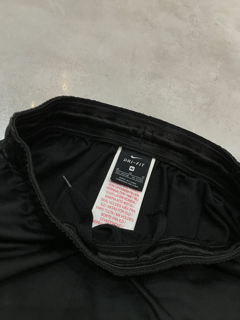 Spodnie Nike Dri-Fit rozmiar M 134-147