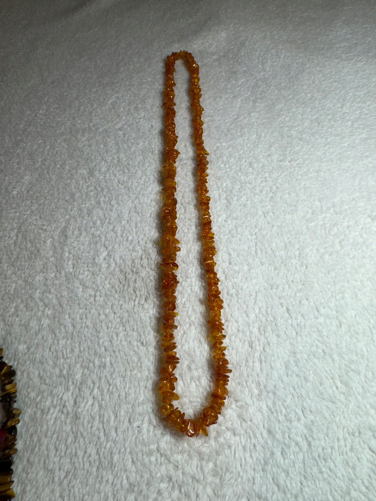 Naszyjnik z z bursztynem brązowym około 30 cm