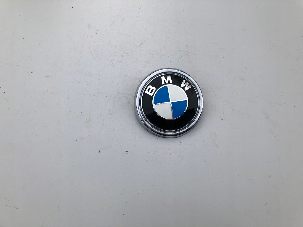 BMW E70 X5 EMBLEMAT ZNACZEK NA KLAPE TYŁ 7157696