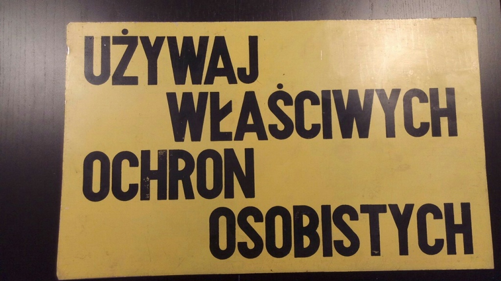 Safety Tablica "Używaj właściwych ochron"