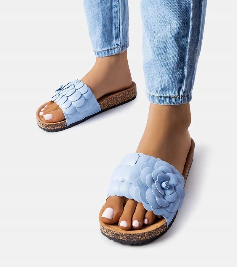 Niebieskie klapki zdobione kwiatkiem Desaulniers rozmiar 36