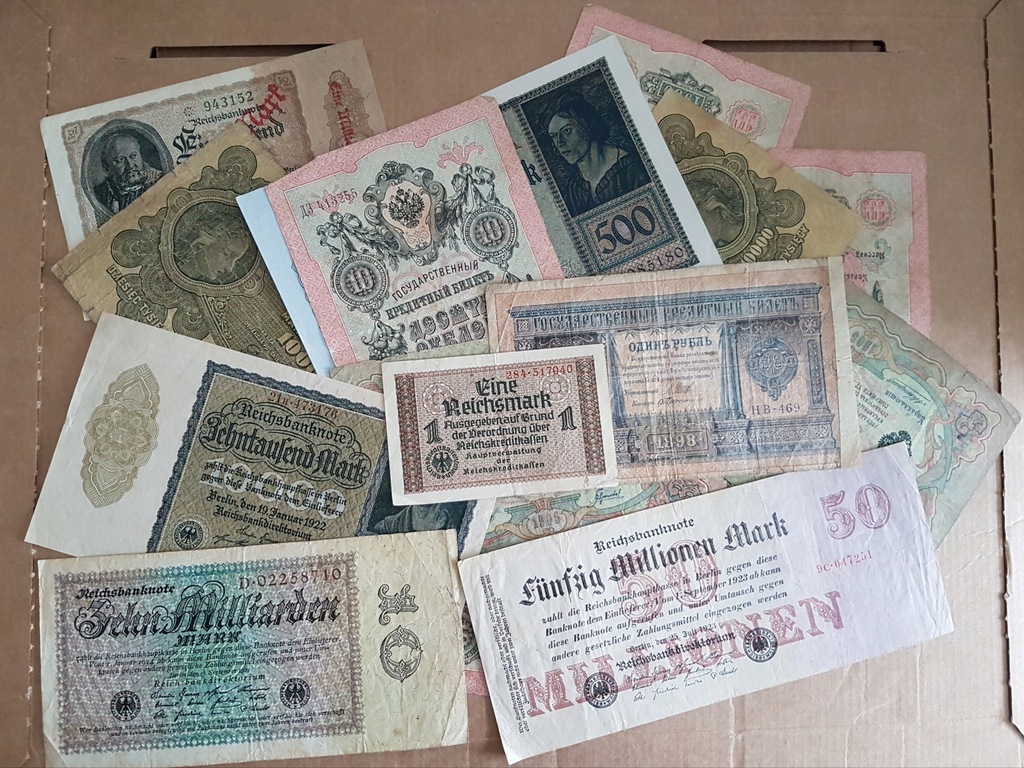 Zestaw banknotów rubli i marek 15 szt