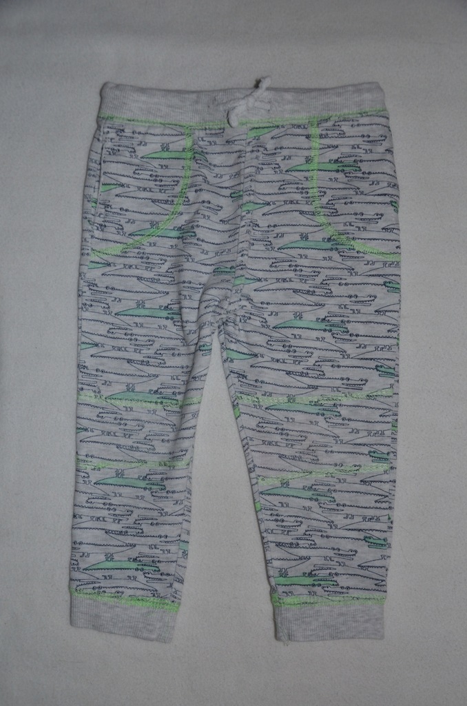 Spodnie dresowe w krokoryle roz 86