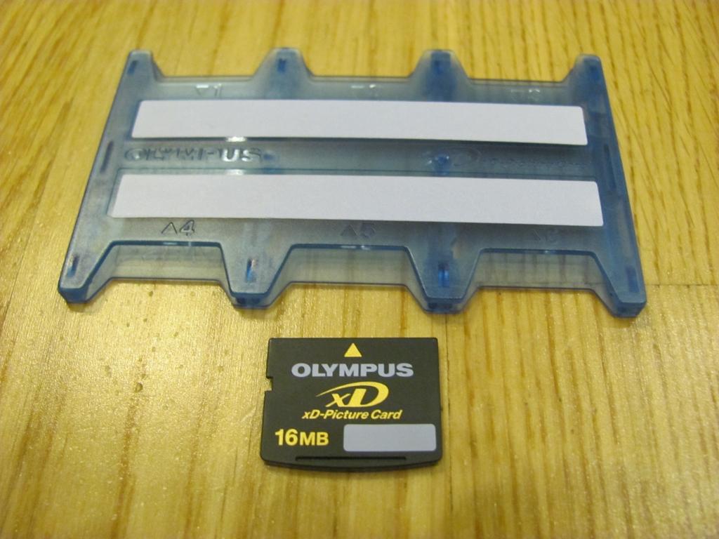 oryginalna karta pamięci Olympus xD 16 MB + etui