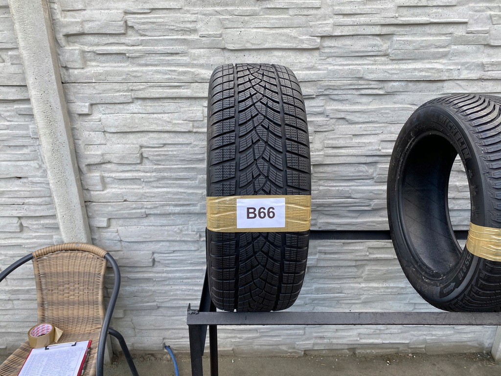 225/55/18 102V GOODYEAR ULTRA GRIP PREFROMANCE