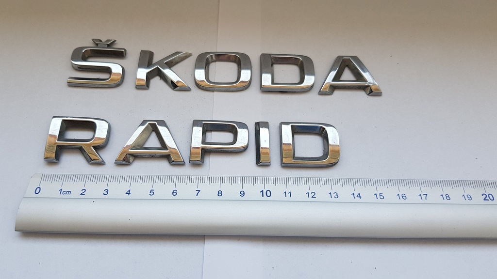 EMBLEMAT ZNACZEK NAPIS SKODA RAPID LOGO TYŁ