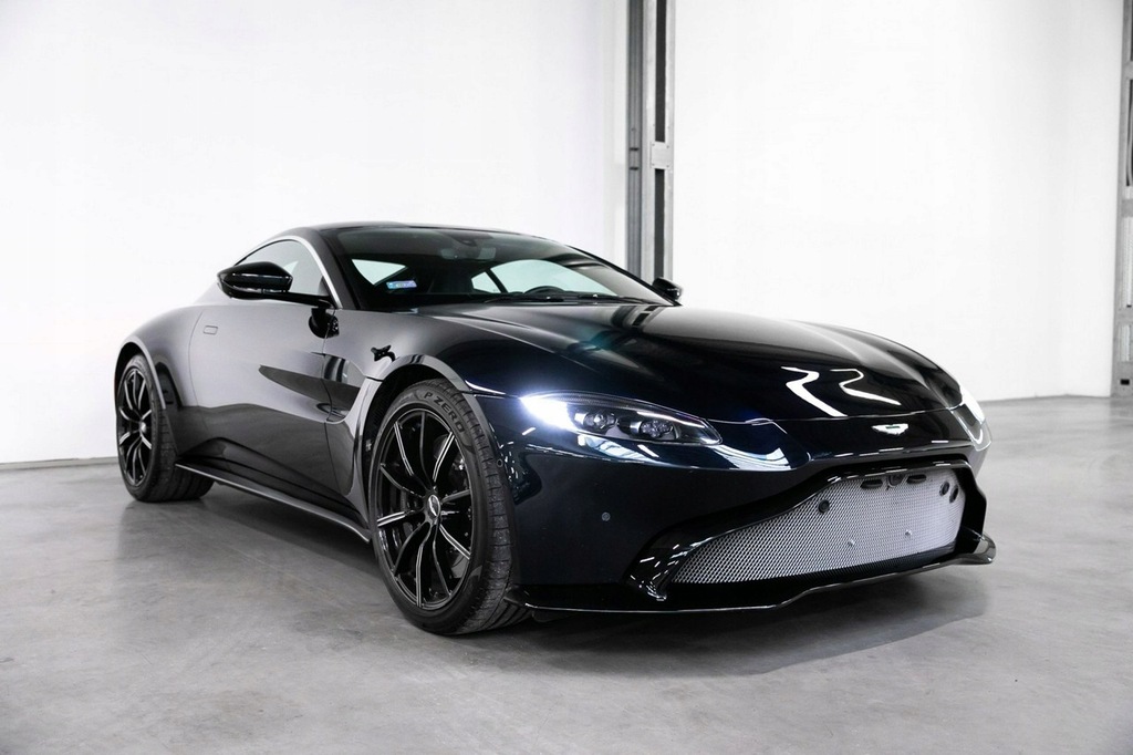 Aston Martin Vantage 4.0 V8 twin-turbo 510KM.