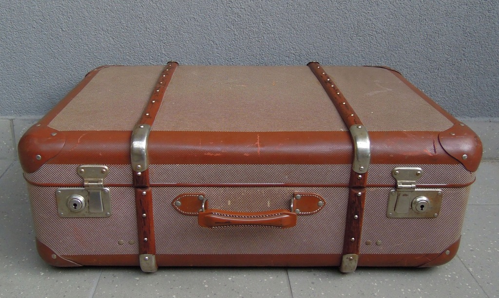 Stara Walizka Kufer Podróżny Retro Vintage