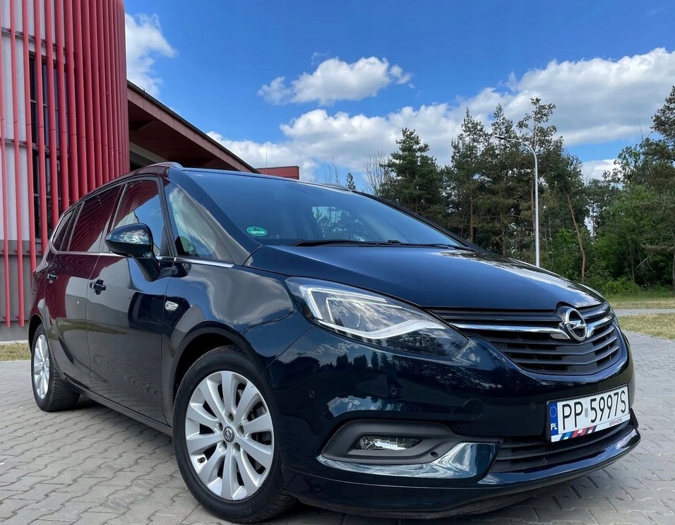 Opel Zafira Zarezerwowany