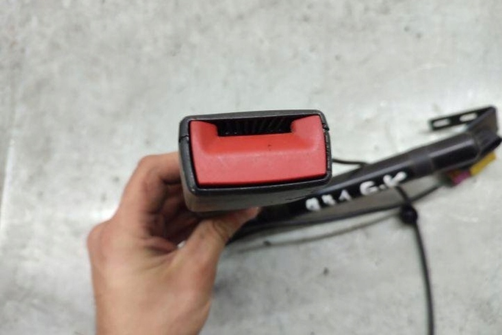 Klamra tylnego lewego siedzenia OPEL SIGNUM 24465102F diesel 74kW 2003