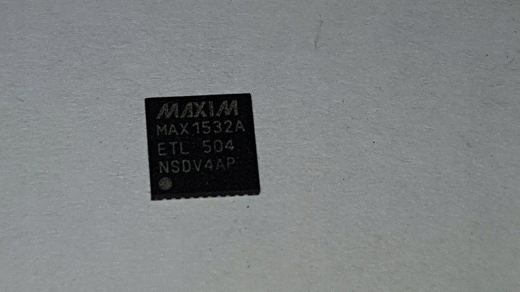 MAX1532A