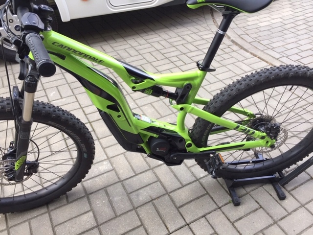 Cannondale MOTERRA 3 + kask