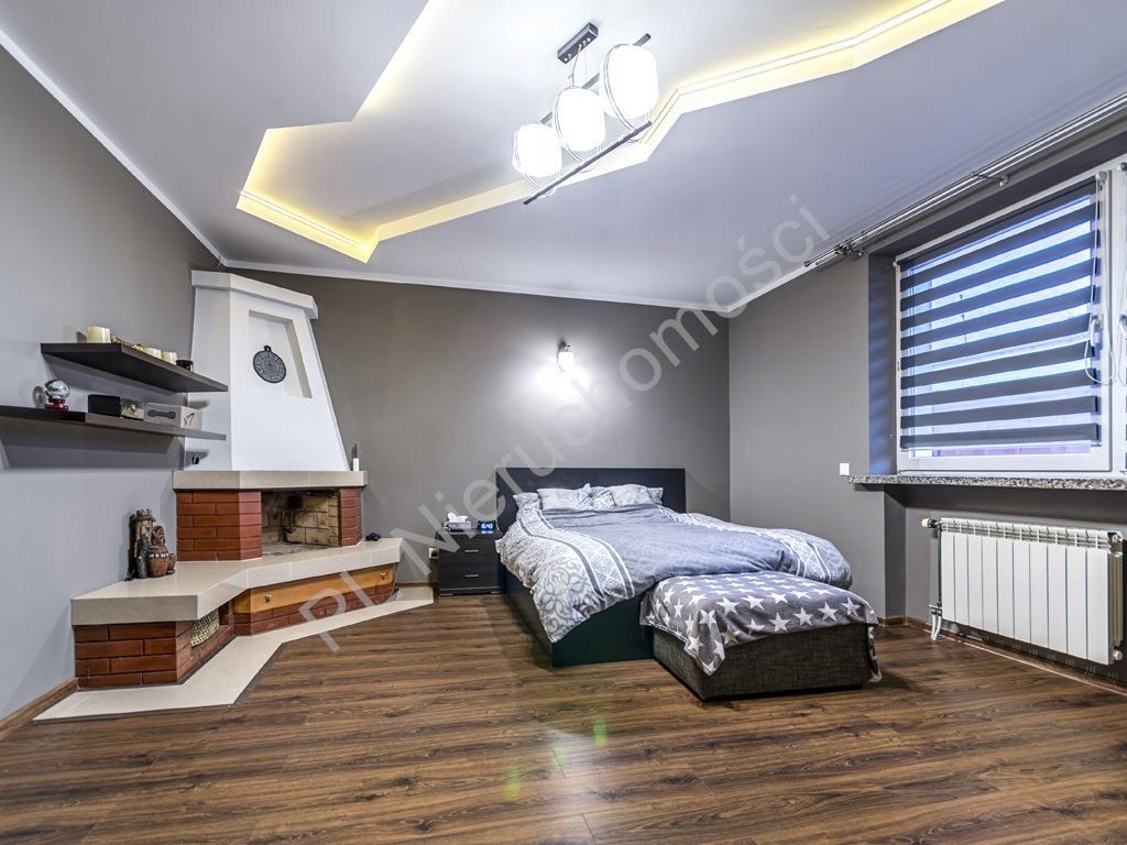 Dom, Piastów, Pruszkowski (pow.), 300 m²