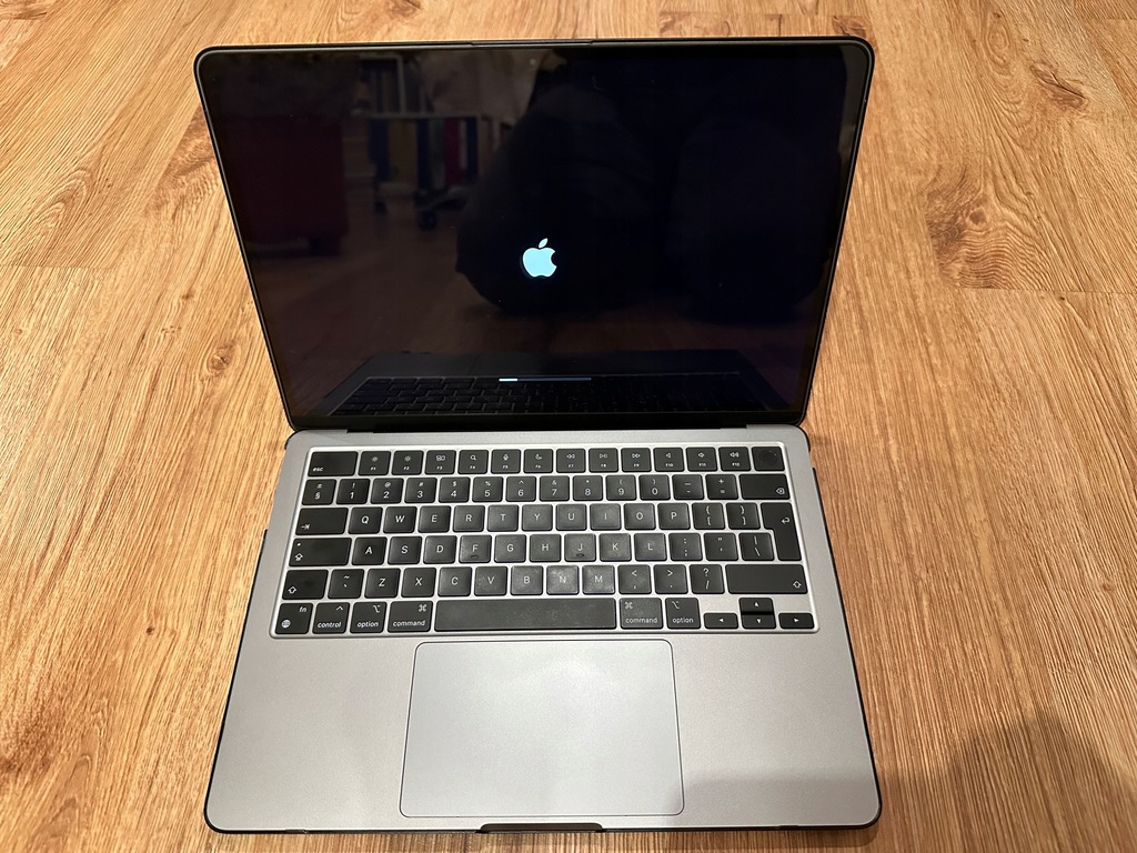 Laptop MacBook Air M2 13,6 " Apple M 8 GB / 512 GB szary IDELANY