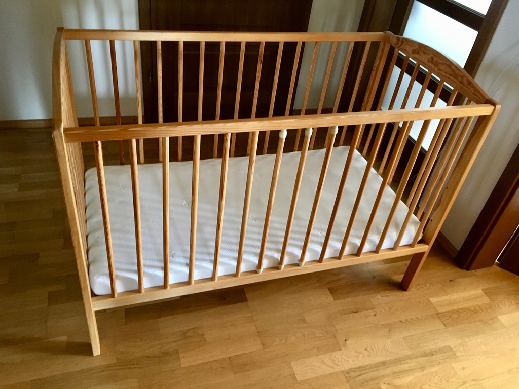 Łóżeczko niemowlęce drewniane materac 60cm x 120cm