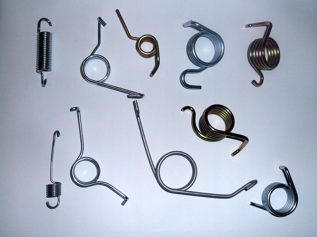 пружина ручного тормоза уаз патриот. пружина заднего суппорта ауди 100 с4. пружина стоянояночного тормоза уаз. пружина стяжная тормозных колодок уаз. пружина суппорта volkswagen passat b5.