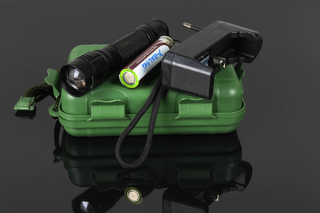 Купить ТАКТИЧЕСКИЙ фонарь-прожектор AKU XM-L T6 L2 ZOOM: отзывы, фото, характеристики в интерне-магазине Aredi.ru