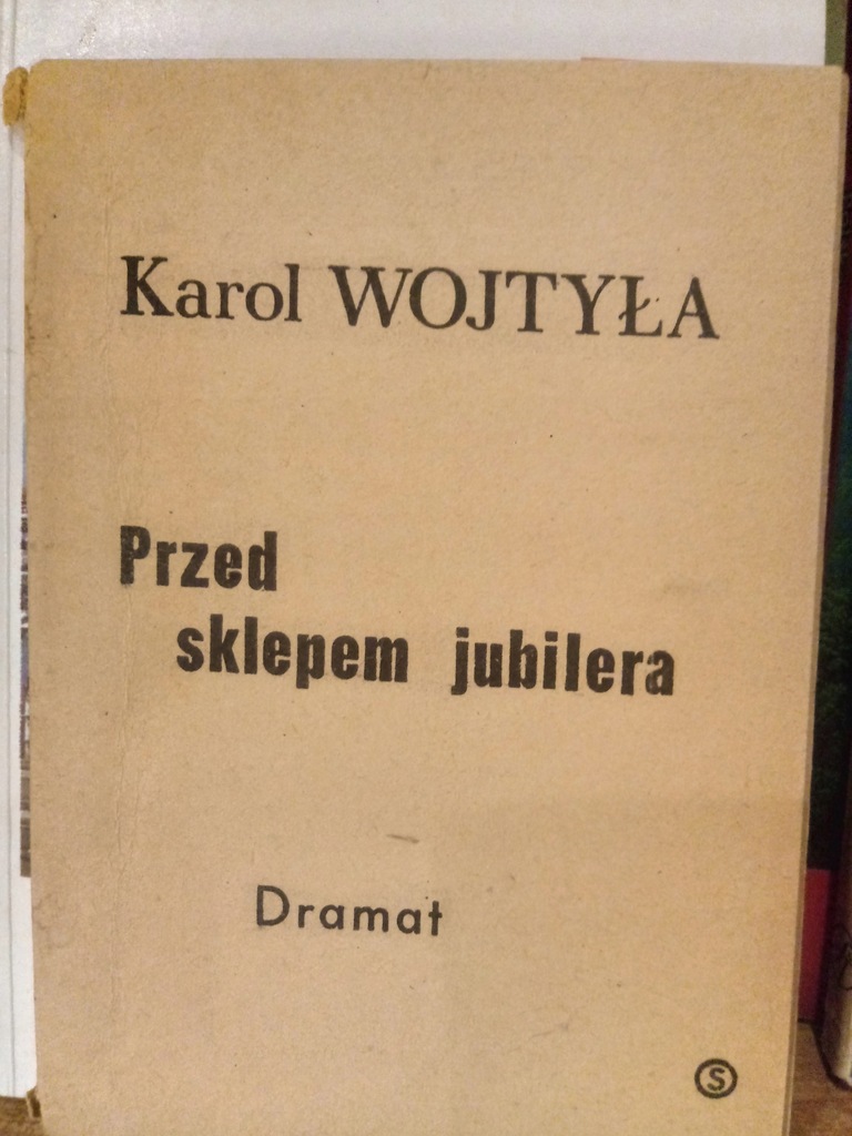 Przed sklepem jubilera - Wojtła / b