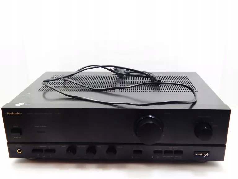 WZMACNIACZ TECHNICS SU-810
