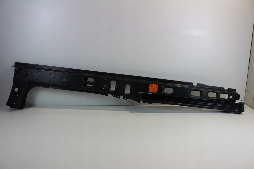 PRÓG PRAWY POSZYCIE VW CADDY 2K5 NOWY