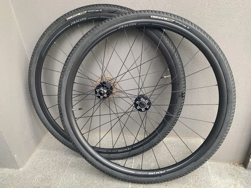 Koła AXIS SPORT/Specialized Trigger Pro 38-622