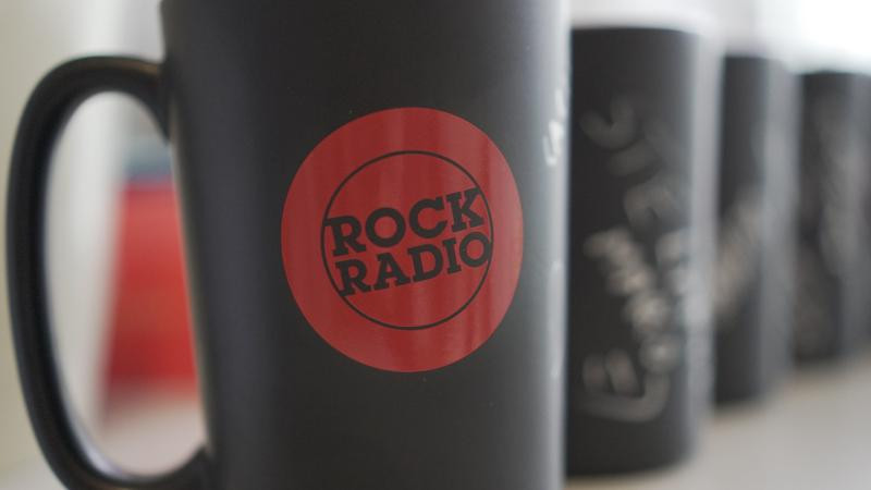 Kubki Rock Radia z podpisami prezenterów