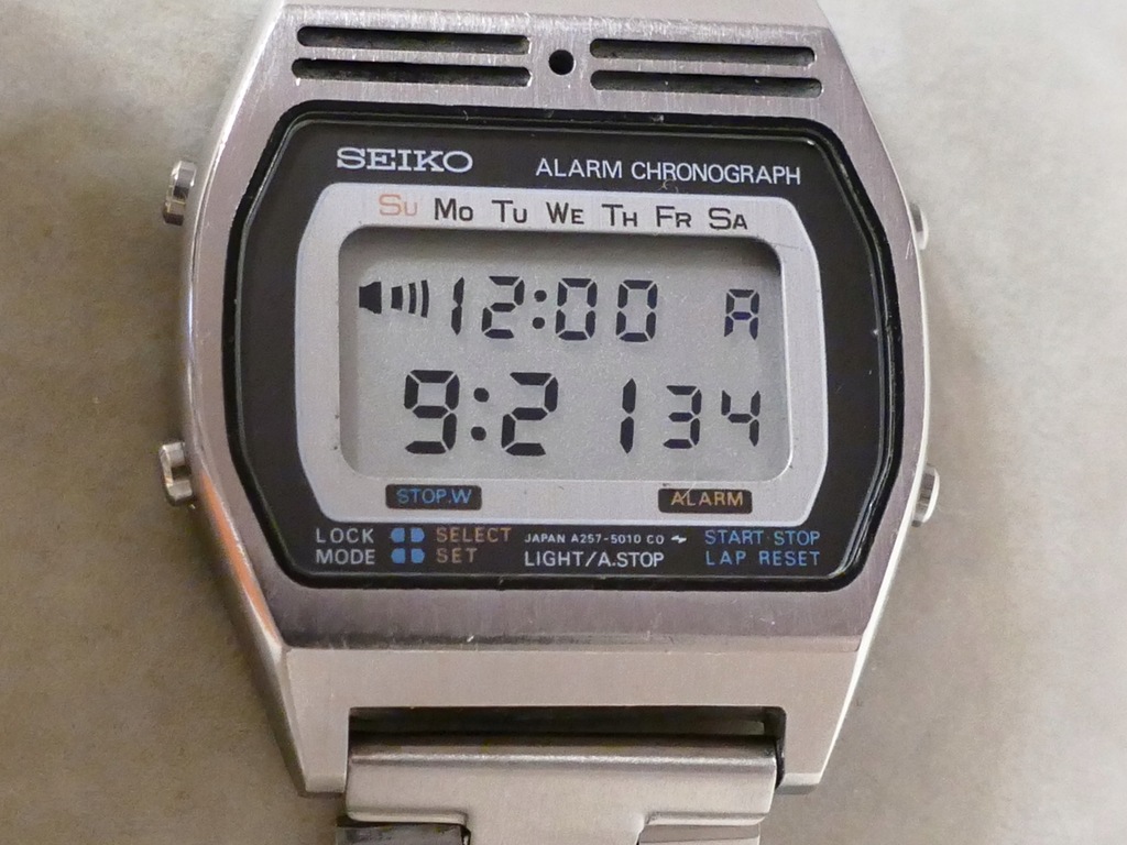 Seiko LCD Alarm Chronograph A257-5010 Marzec 1981 - 8558333216 - oficjalne  archiwum Allegro
