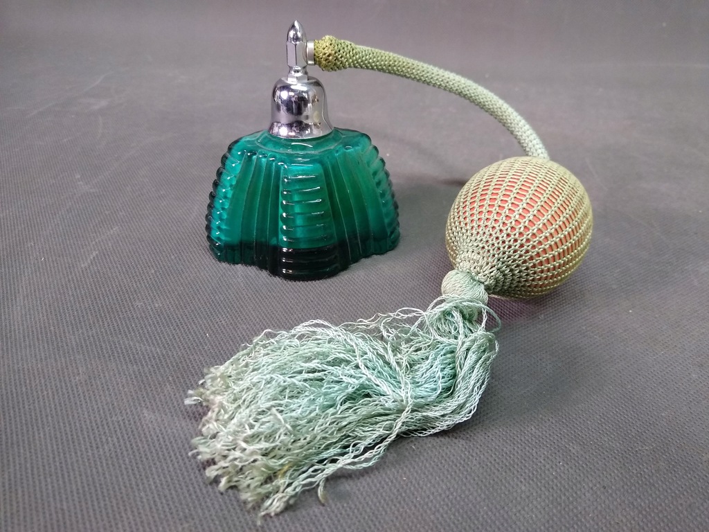 Piękna stara perfumerka / szklany flakon ArtDeco z atomizerem