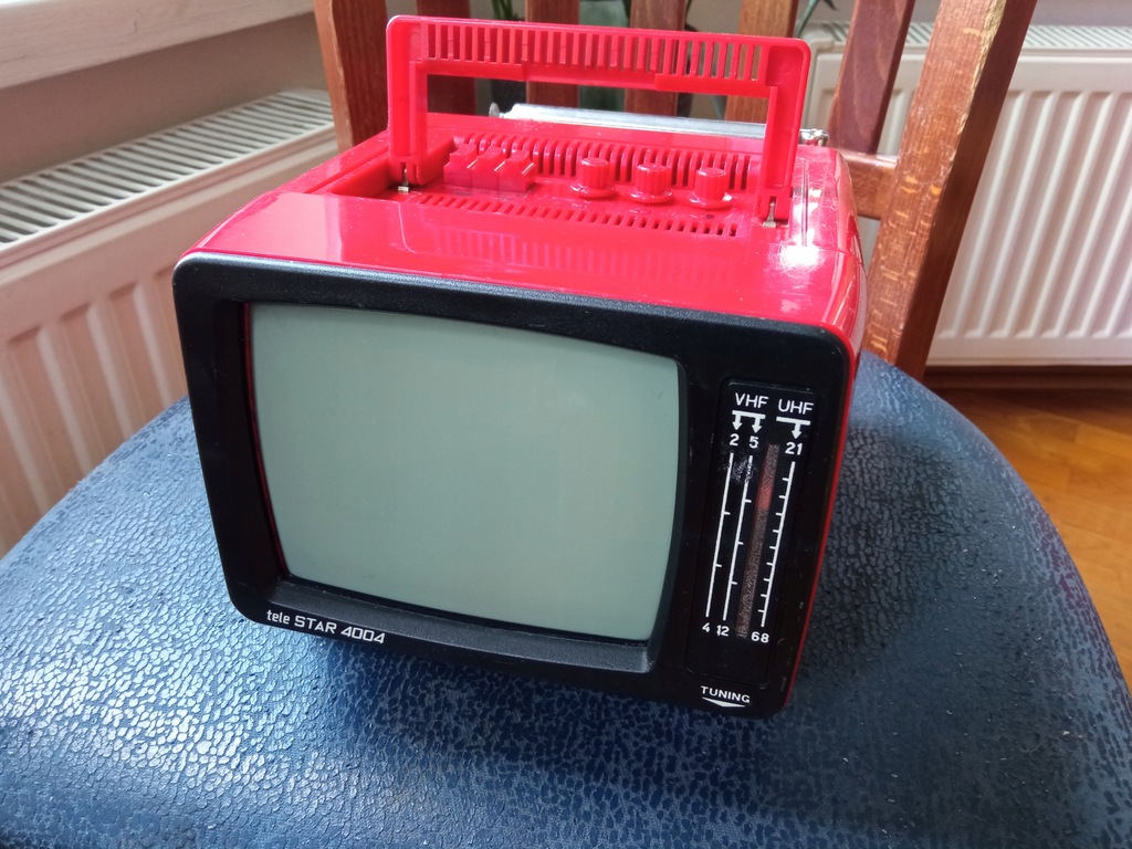 Stary mini telewizor tele STAR 4004