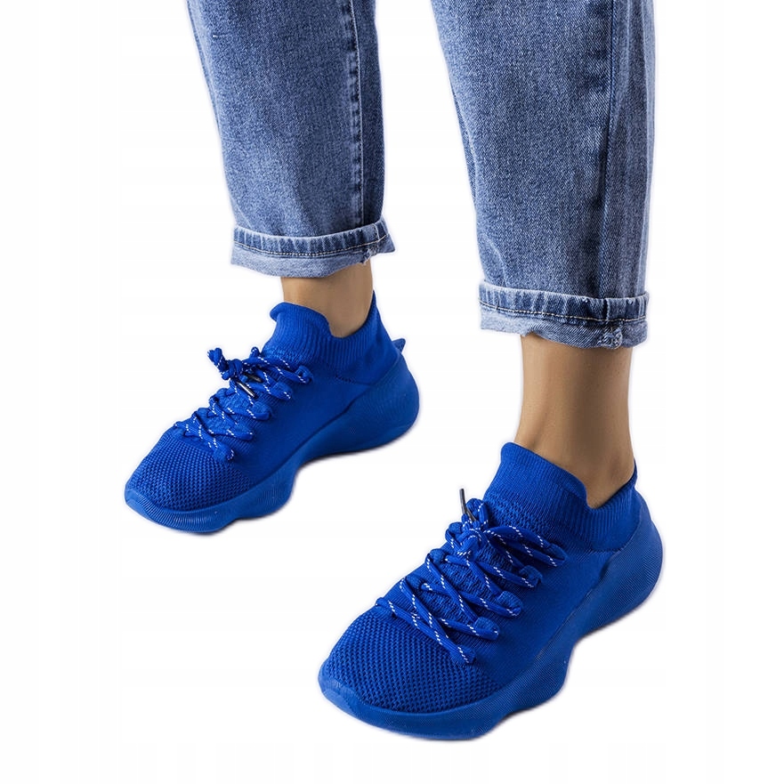 Niebieskie materiałowe sneakersy r.39