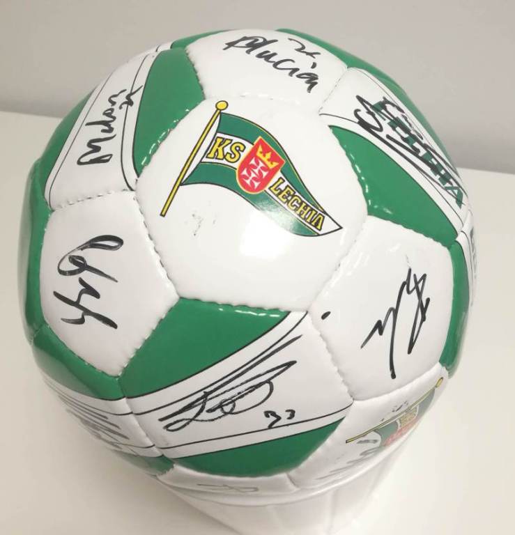 Piłka Lechia Gdańsk z autografami od dietetyka :)