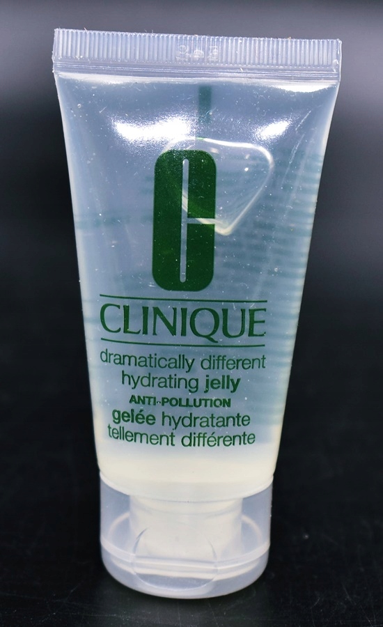 5134-8 ...CLINIQUE... k#o ZEL NAWILZAJACY 30ML