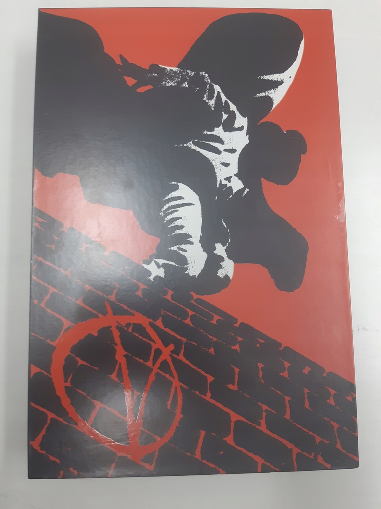 ABSOLUTE V FOR VENDETTA HC (BOX)