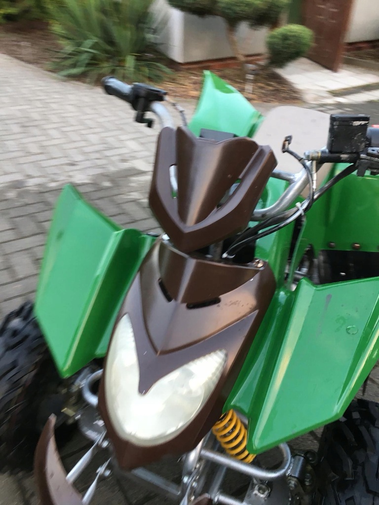 Quad 150. Jeździ jak wściekły. Dużo nowych części.